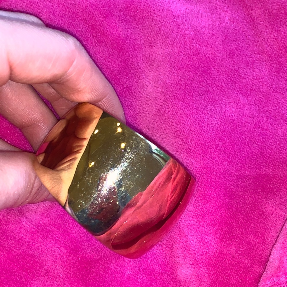 Vintage (70s) wide gold bangle